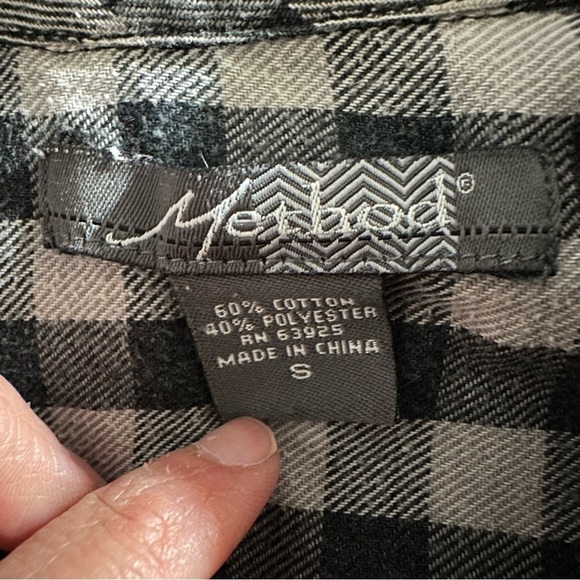 Casual Black and Gray Plaid Button Down Shirt - Picture 3 of 4